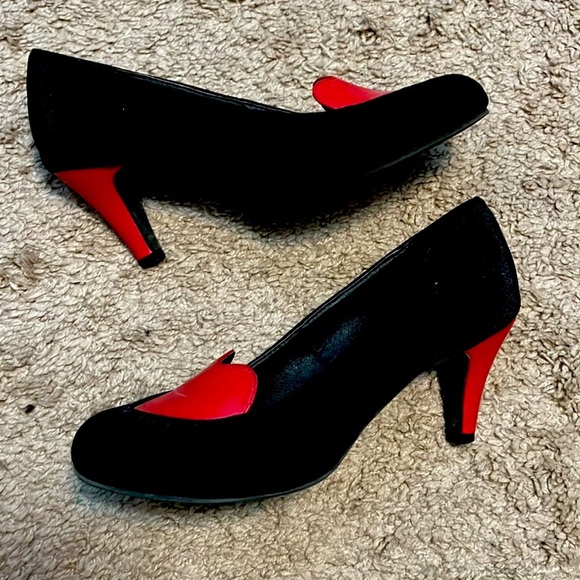 T.U.K. Velvet Kitten Heels with Red Heart - Picture 5 of 6